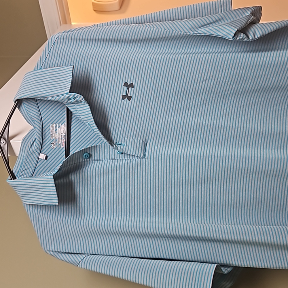 Mens Under Armour short sleeves collared shirt
